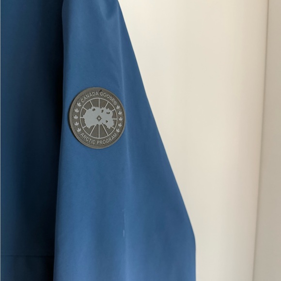 Men’s Canada Goose Meaford Rain Jacket Black Label. Size small. Color Deep Ocean - Picture 3 of 5